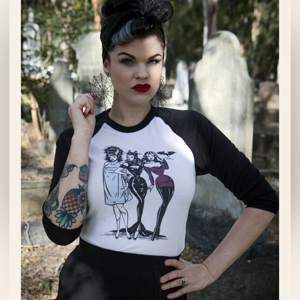 MISCHIEF MADE THE LADIES WHO LUNCH UNISEX RAGLAN TEE IN WHITE/BLACK